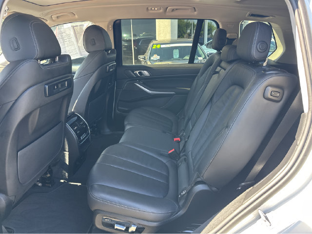 Used 2022 BMW X7 xDrive40i w/ Premium Package AWD/4WD image 14
