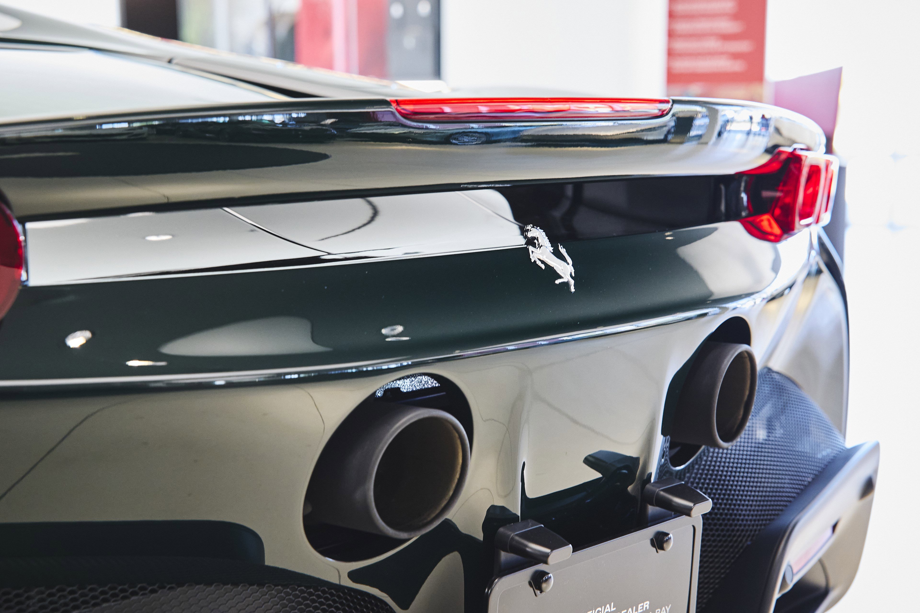 Used 2024 Ferrari SF90 Spider image 8