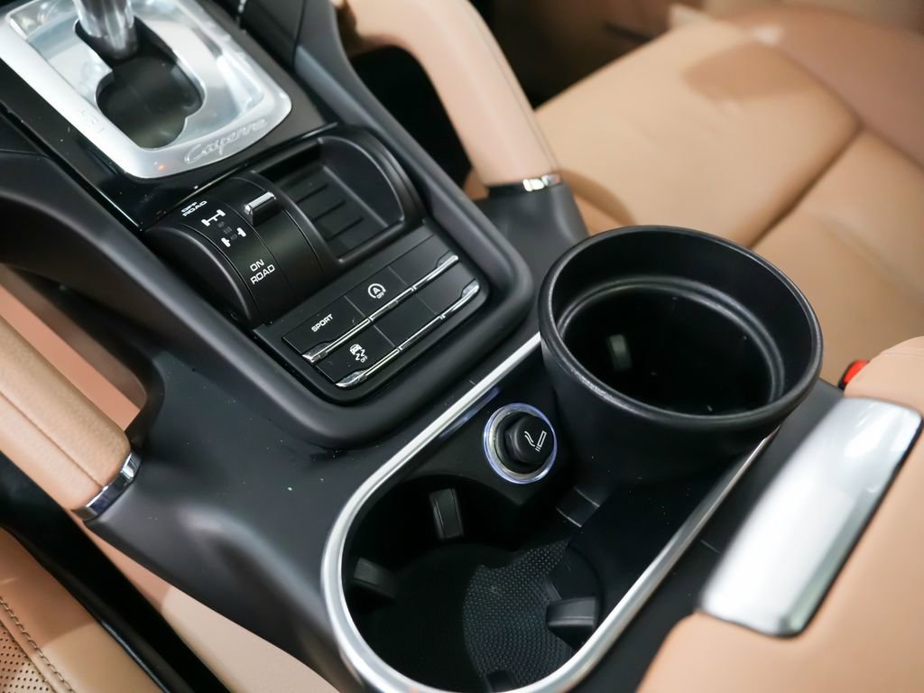 Used 2016 Porsche Cayenne image 33