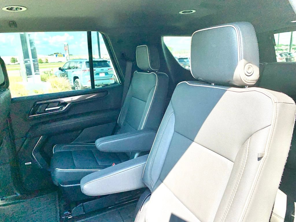 Used 2025 GMC Yukon Elevation RWD image 14