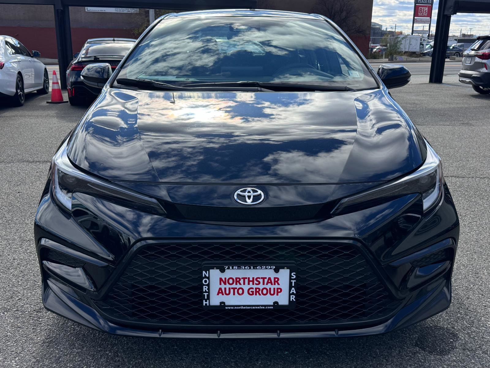 Used 2024 Toyota Corolla SE image 2