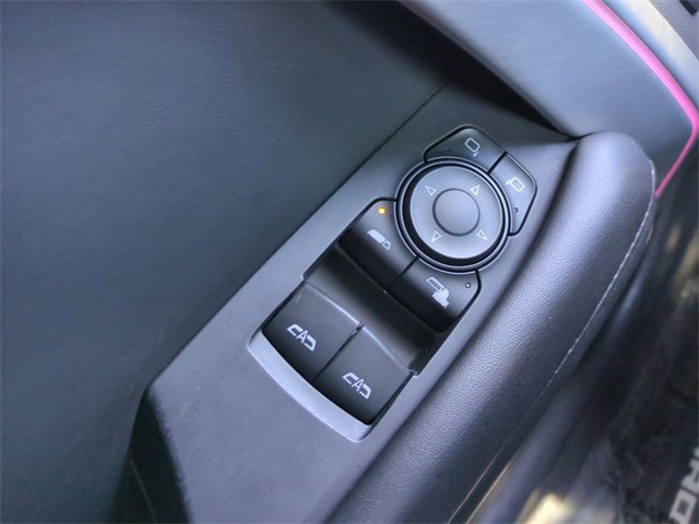 Used 2018 Chevrolet Camaro SS image 27