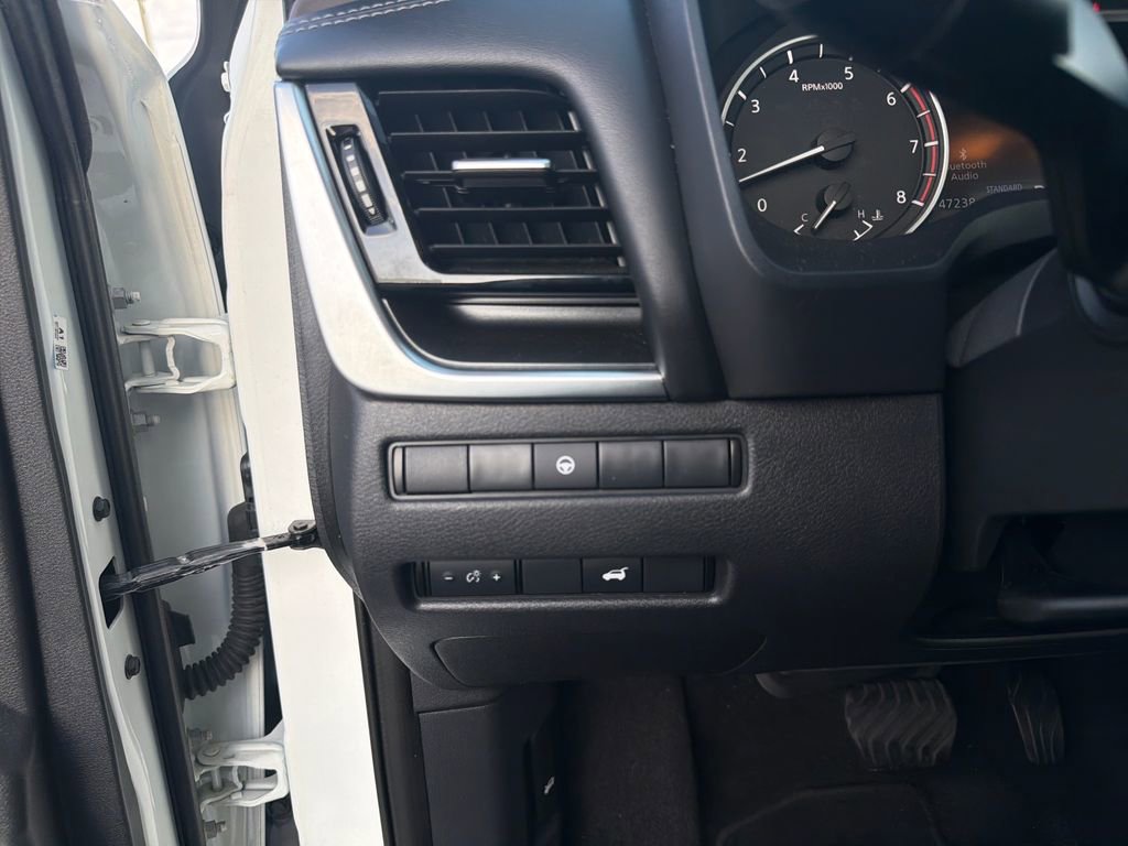Used 2021 Nissan Rogue SV w/ Premium Package FWD image 33