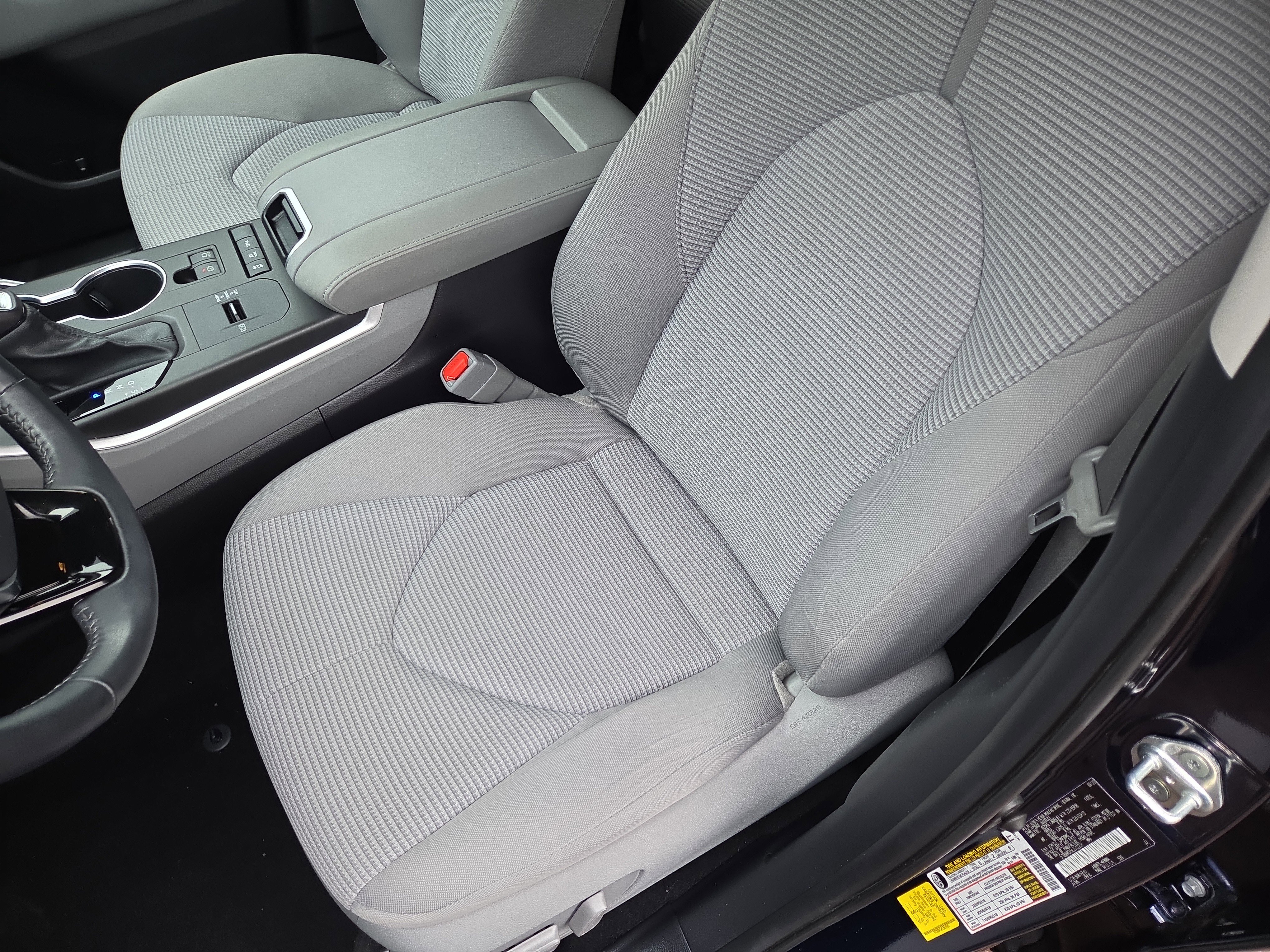 Used 2020 Toyota Highlander LE image 13