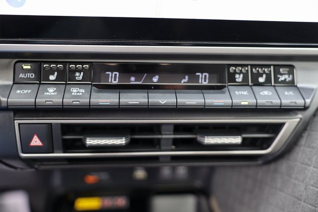 Used 2025 Toyota Camry XLE image 28