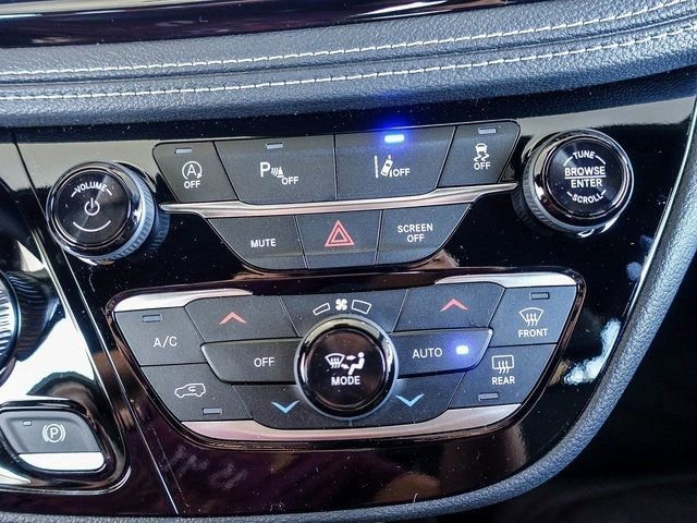 New 2026 Chrysler Pacifica Select image 13