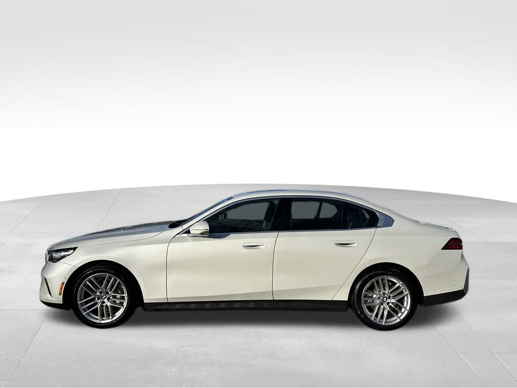 Used 2025 BMW 530i xDrive 530i xDrive w/ Premium Package image 10