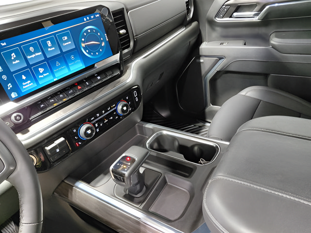Used 2024 Chevrolet Silverado 1500 LTZ w/ Technology Package AWD/4WD image 29