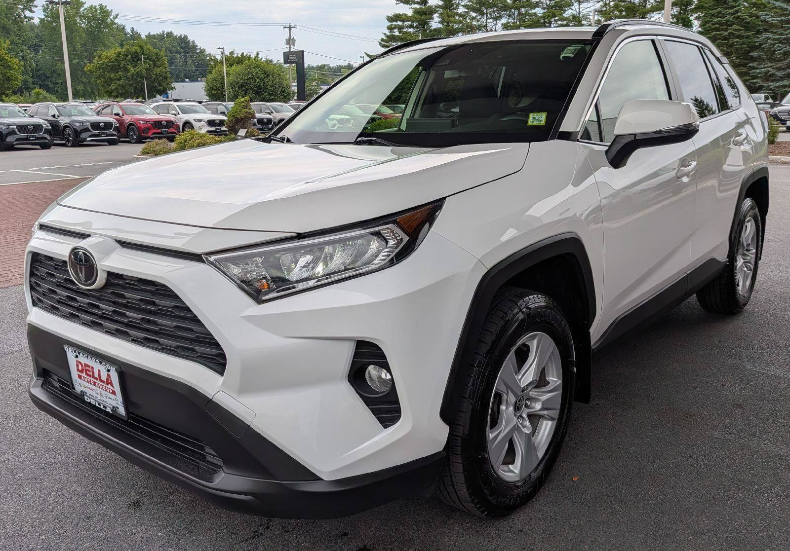 Used 2020 Toyota RAV4 XLE w/ Convenience Package AWD/4WD image 3