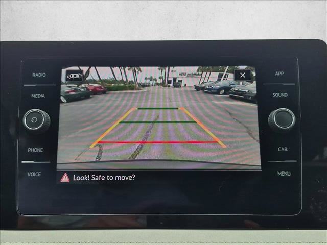 Used 2025 Volkswagen Taos SE AWD/4WD image 14