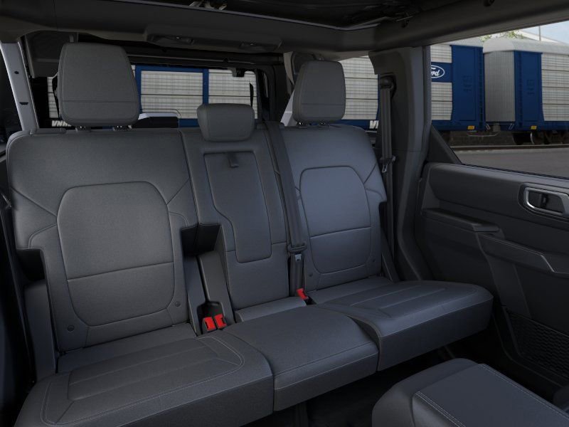 New 2026 Ford Bronco Outer Banks w/ Sasquatch Package image 11