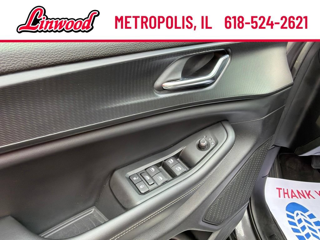 Used 2024 Jeep Grand Cherokee L Laredo AWD/4WD image 16