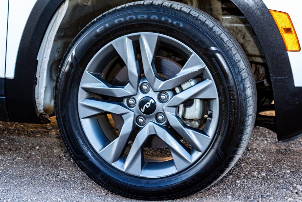 Used 2023 Kia Seltos LX image 10