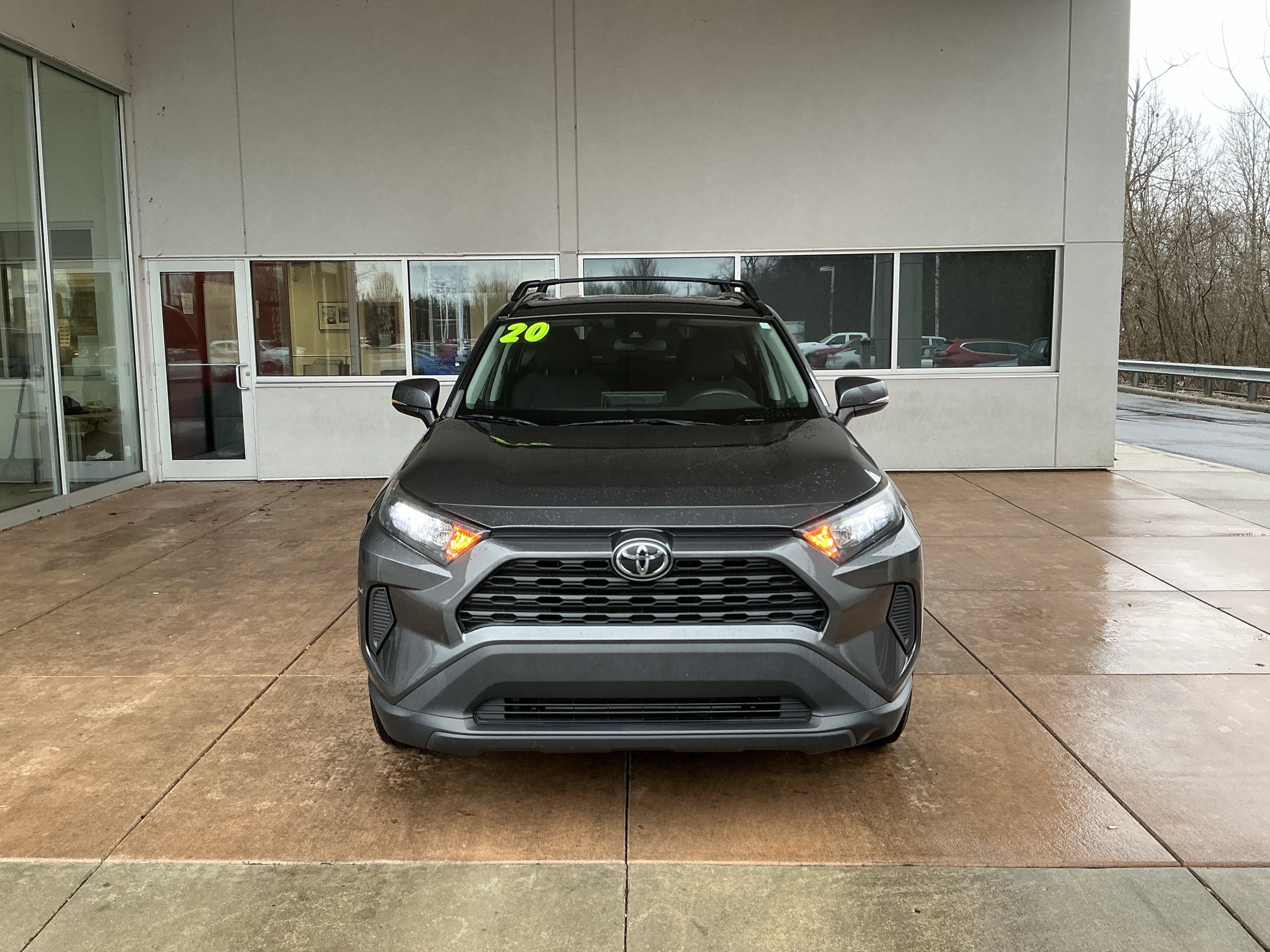 Used 2020 Toyota RAV4 LE image 2