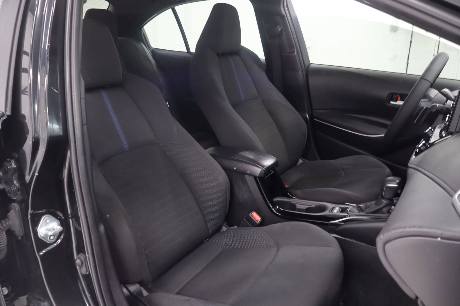 Used 2022 Toyota Corolla SE image 34