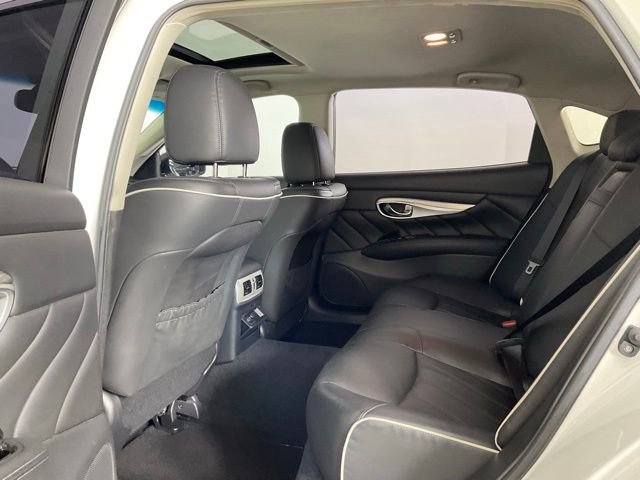 Used 2018 INFINITI Q70 L 3.7 image 14