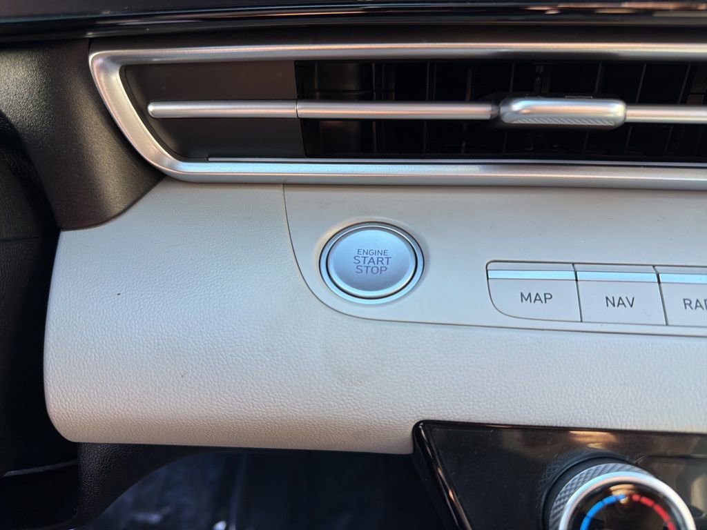 Used 2023 Hyundai Elantra Limited image 27