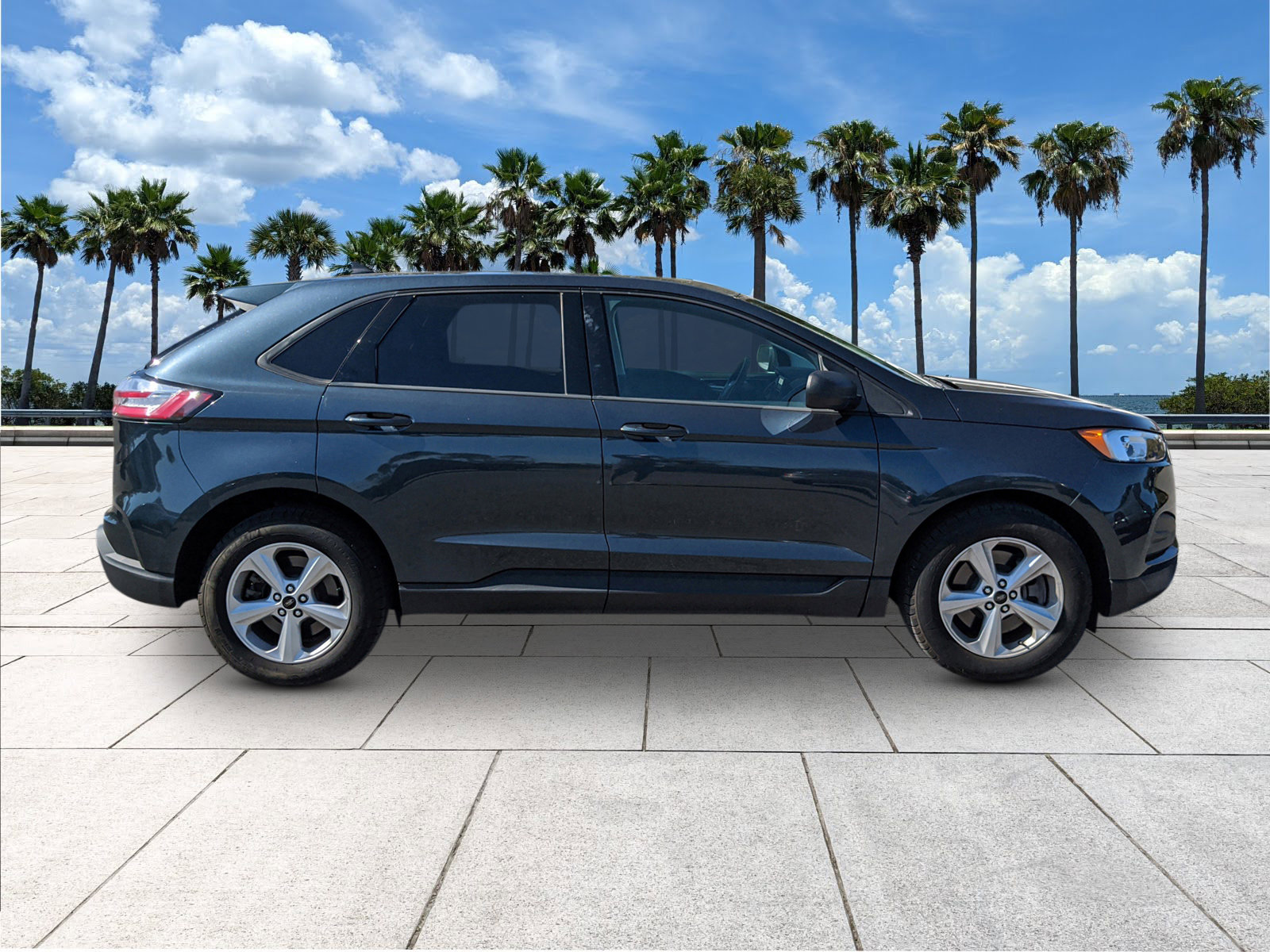 Used 2024 Ford Edge SE image 9