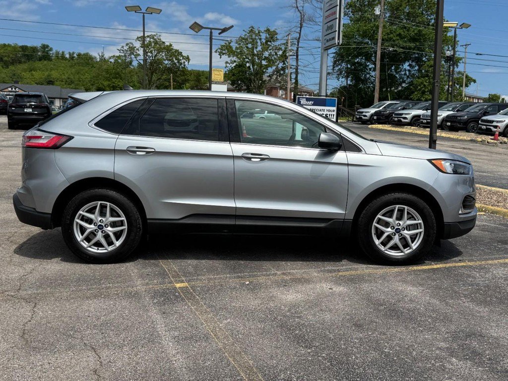 Used 2022 Ford Edge SEL w/ Convenience Package AWD/4WD image 2