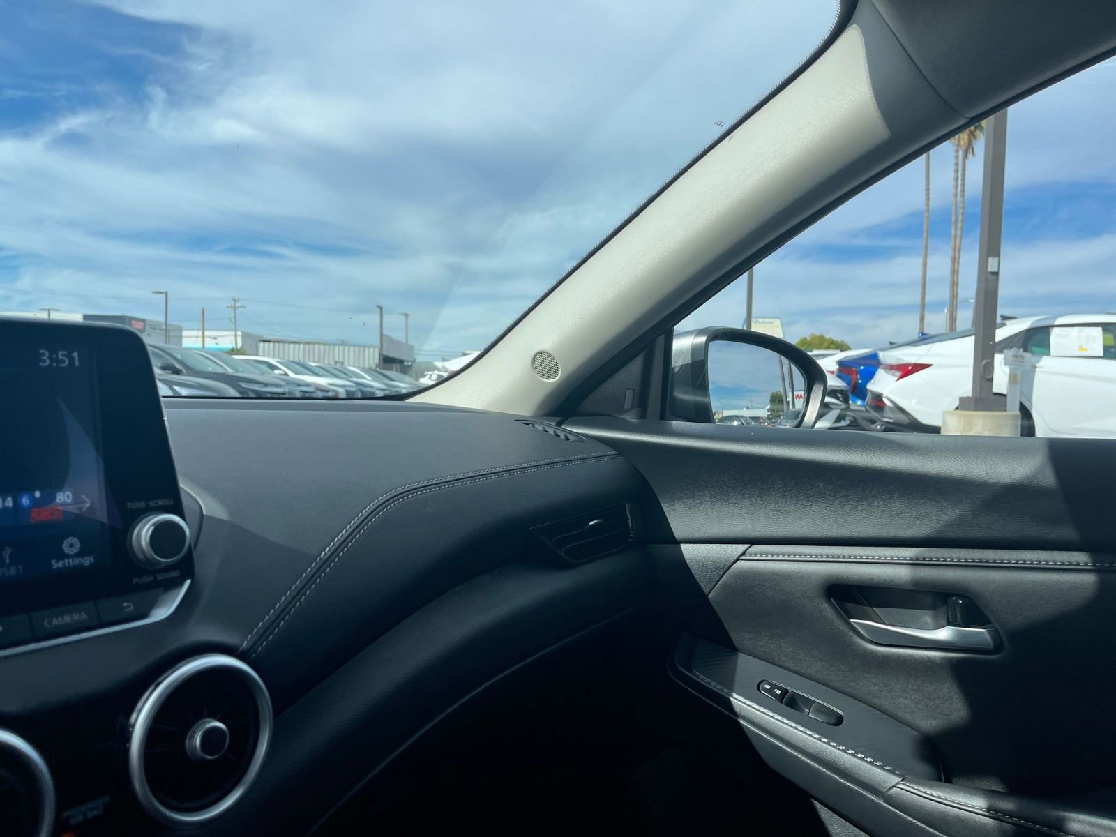Used 2025 Nissan Sentra SV FWD image 35