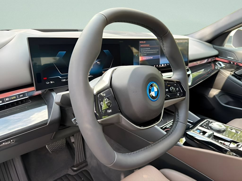 New 2027 BMW i5 eDrive40 AWD/4WD image 13
