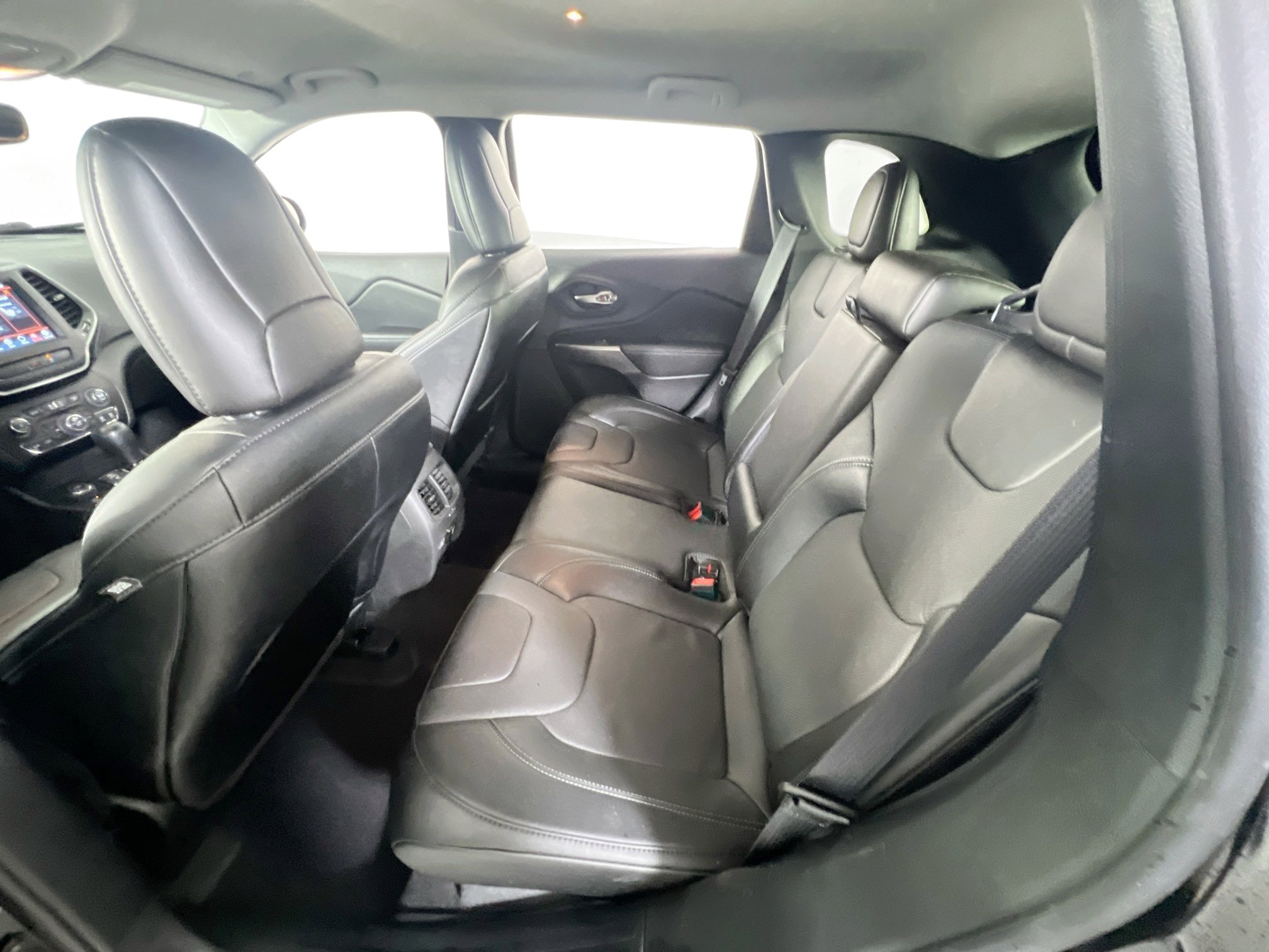 Used 2022 Jeep Cherokee Latitude Lux AWD/4WD image 23