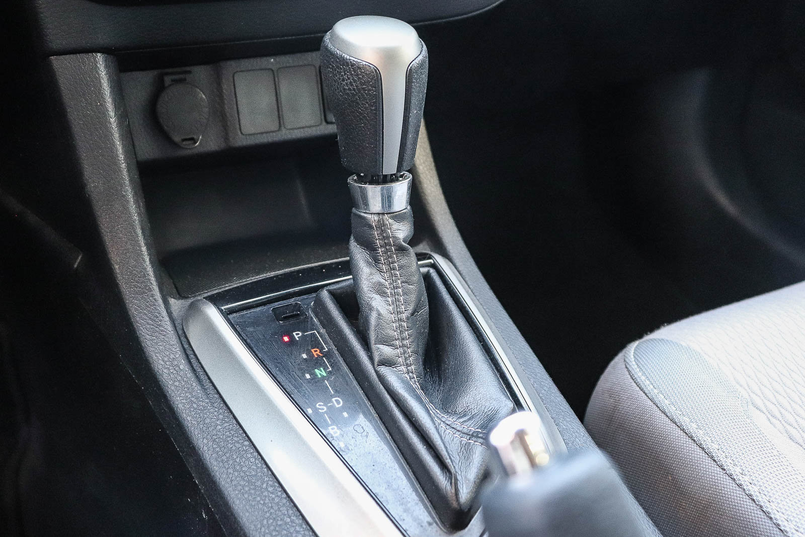 Used 2015 Toyota Corolla LE FWD image 26