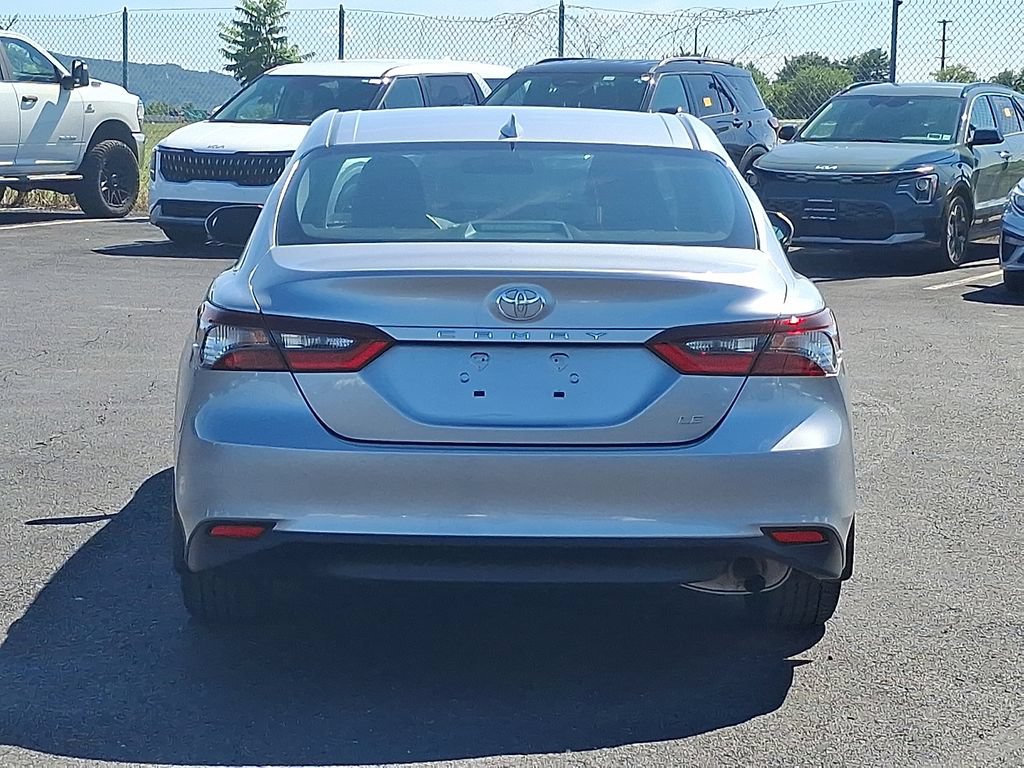 Used 2024 Toyota Camry LE FWD image 5