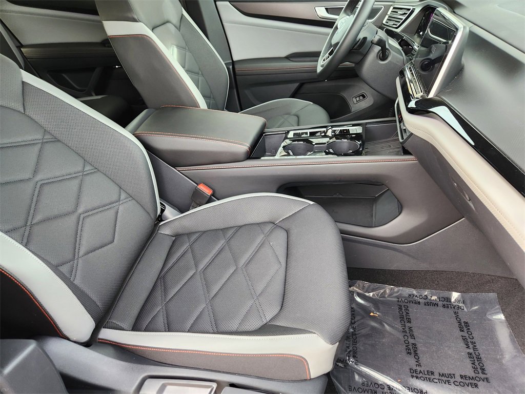 Used 2025 Volkswagen Atlas Peak Edition SE image 17