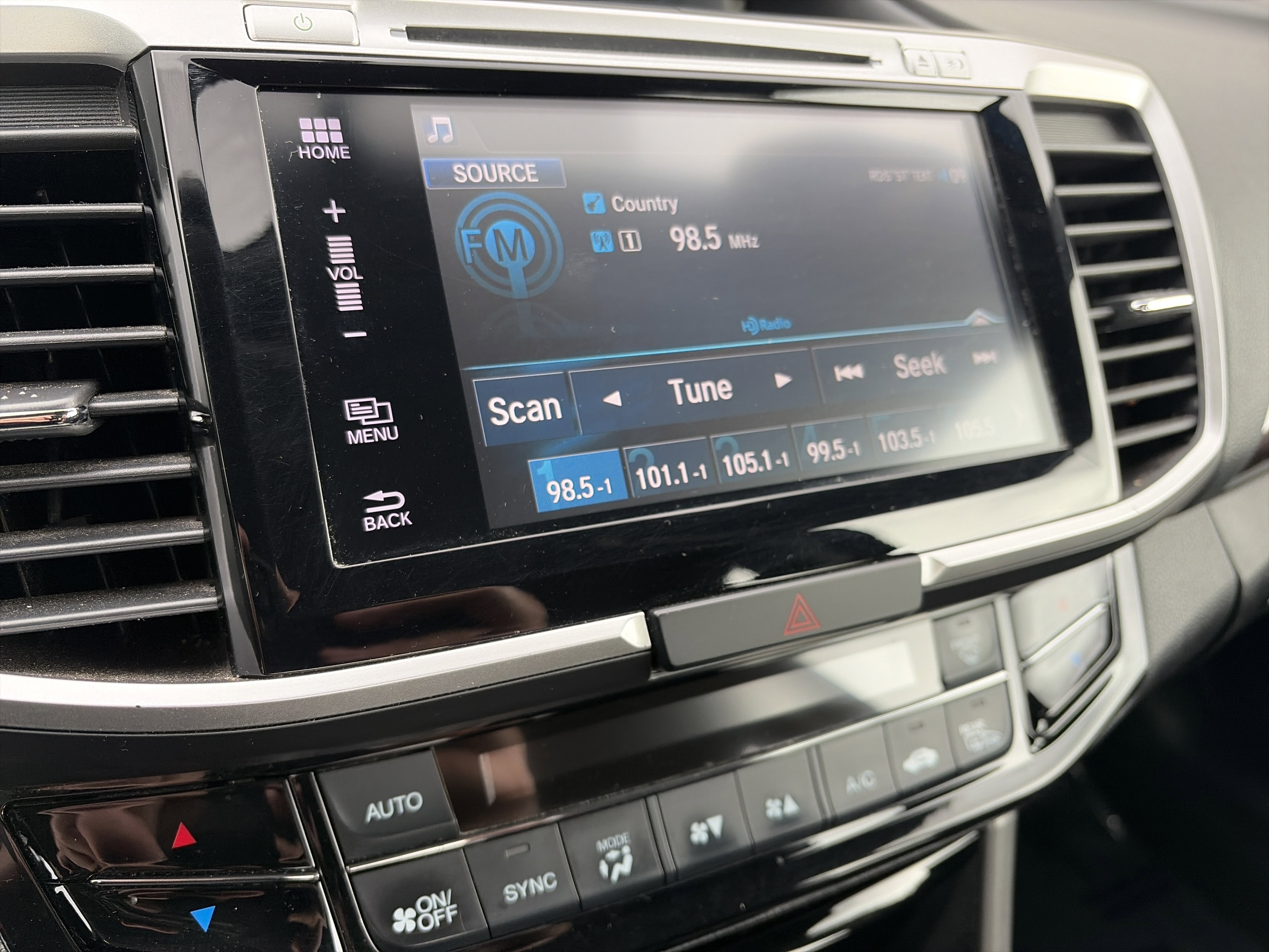Used 2017 Honda Accord EX image 21