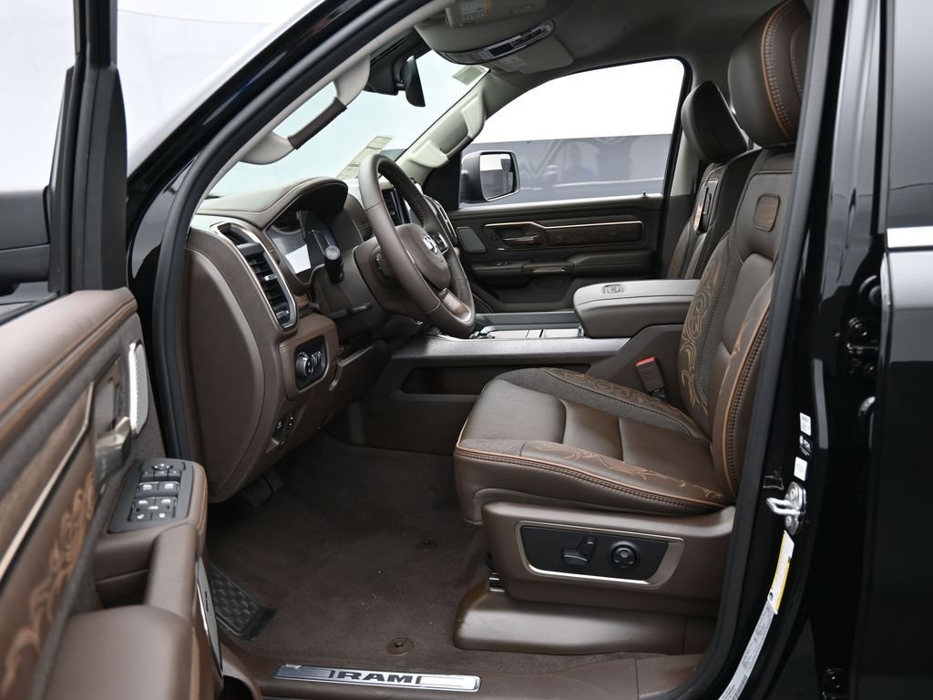 Used 2025 RAM 1500 Limited AWD/4WD image 10