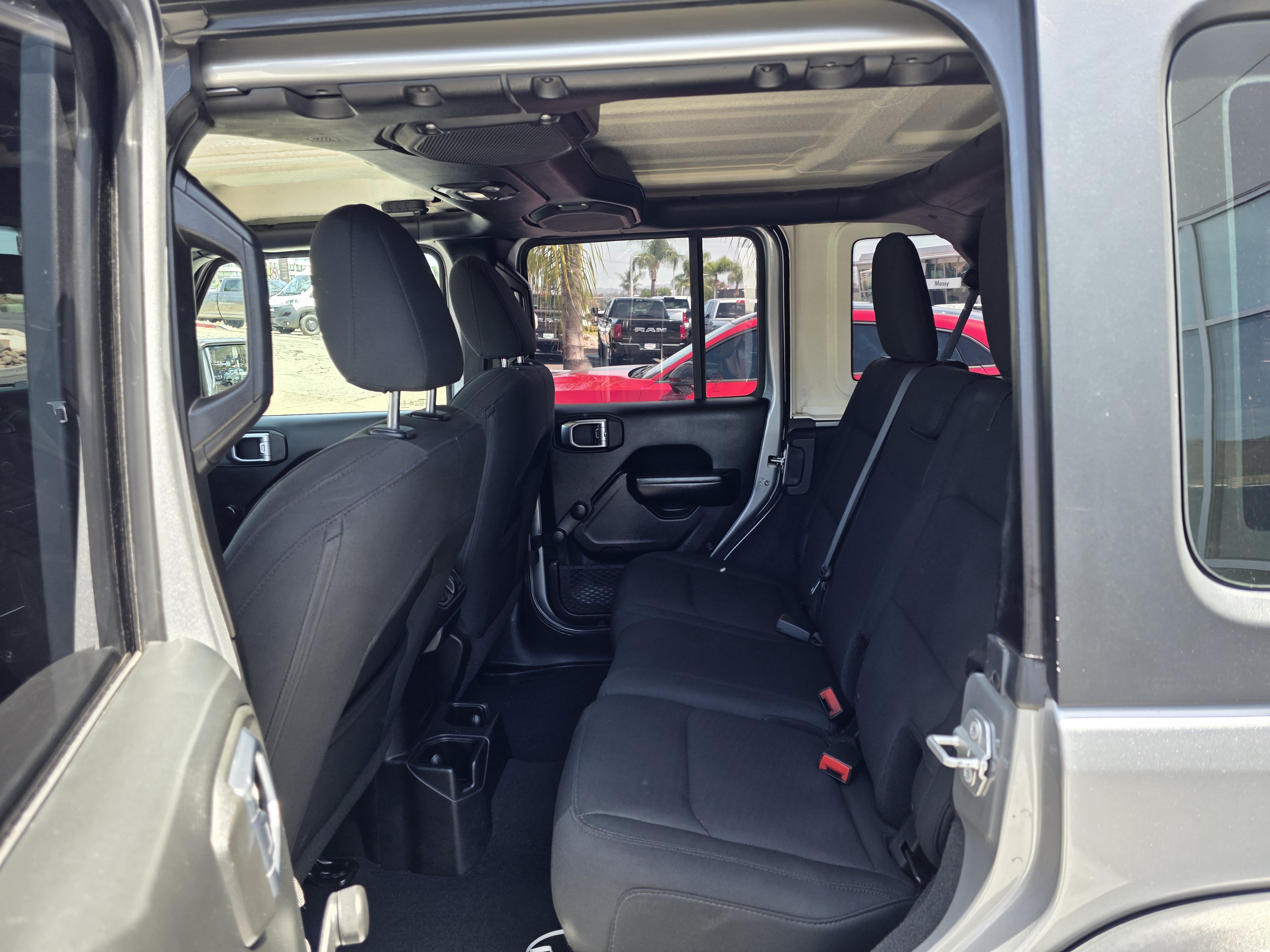 Used 2018 Jeep Wrangler Unlimited Sport AWD/4WD image 13