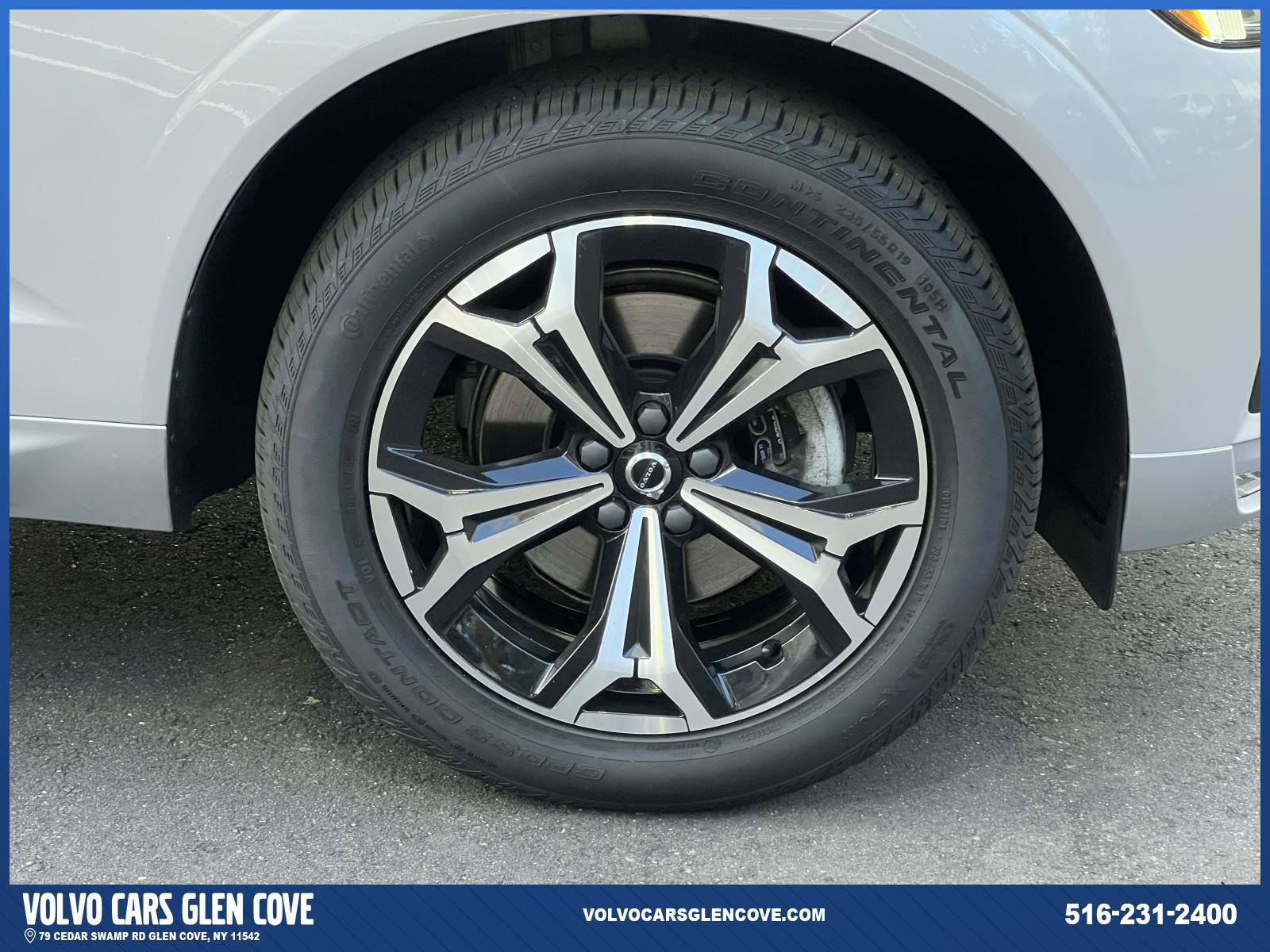 Used 2022 Volvo XC60 B5 Momentum w/ Climate Package image 6