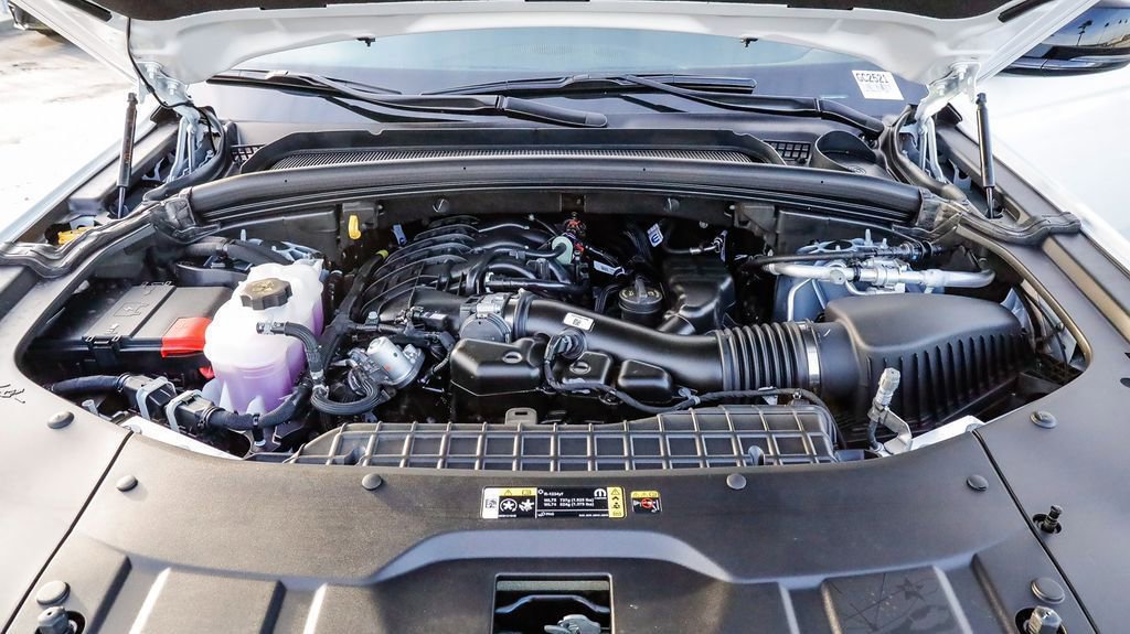 New 2025 Jeep Grand Cherokee Altitude image 28