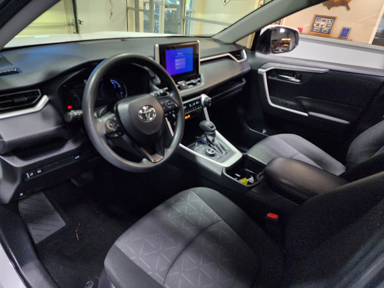 Used 2024 Toyota RAV4 XLE image 16