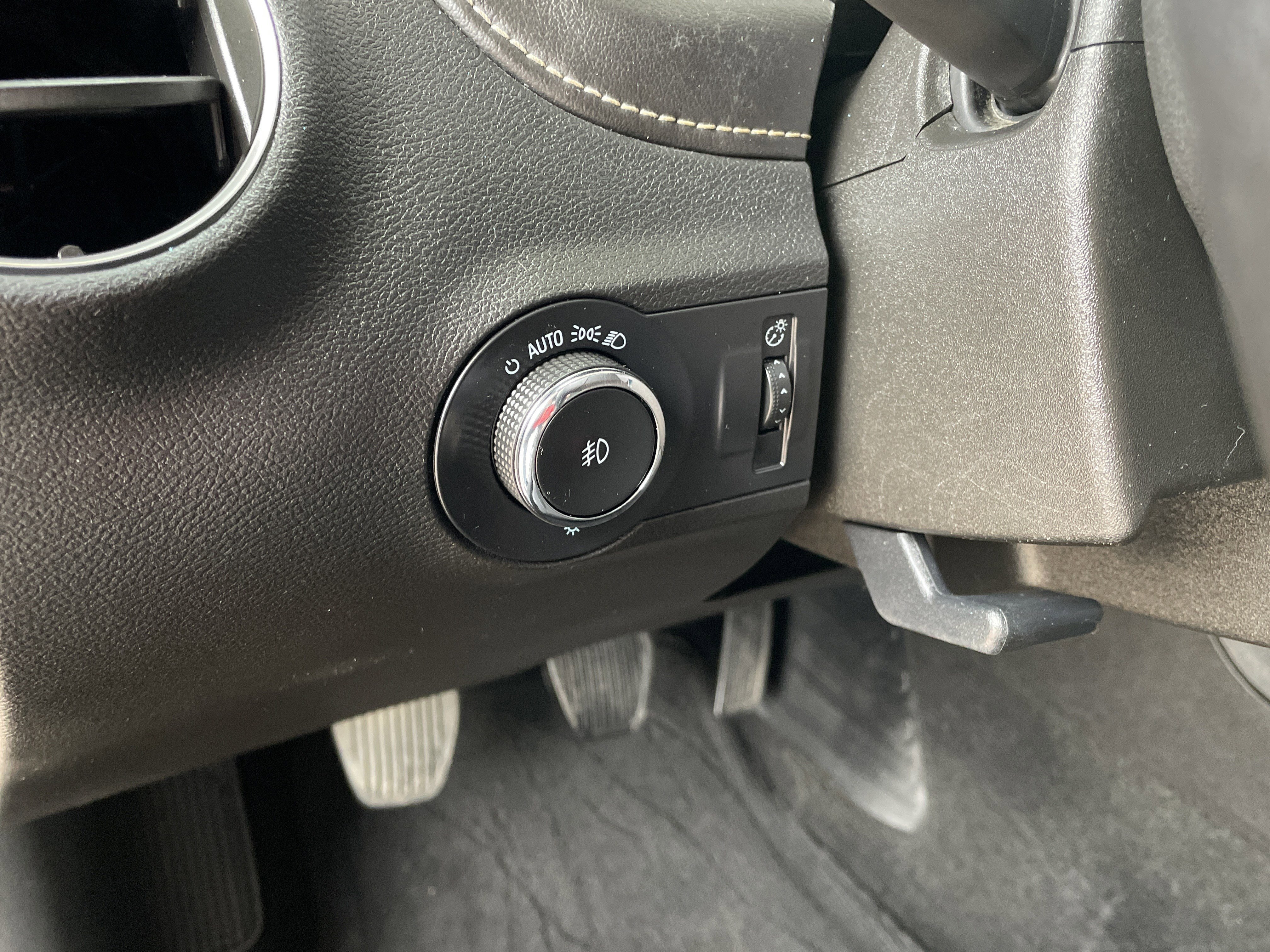 Used 2014 Chevrolet Camaro LT image 30