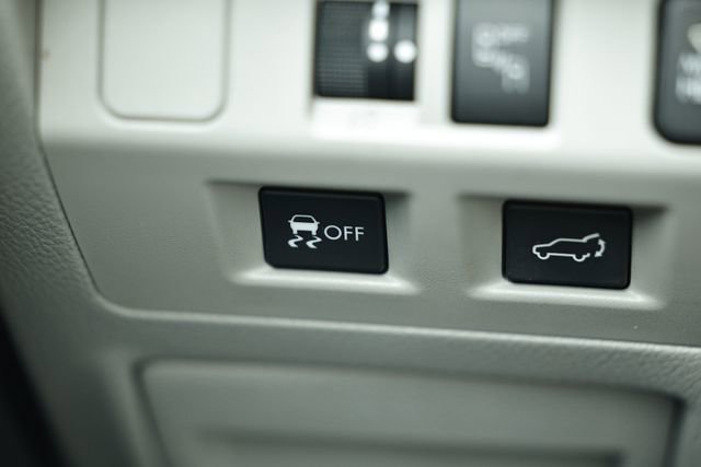 Used 2017 Subaru Forester 2.5i Limited w/ Protection Package #2 image 32