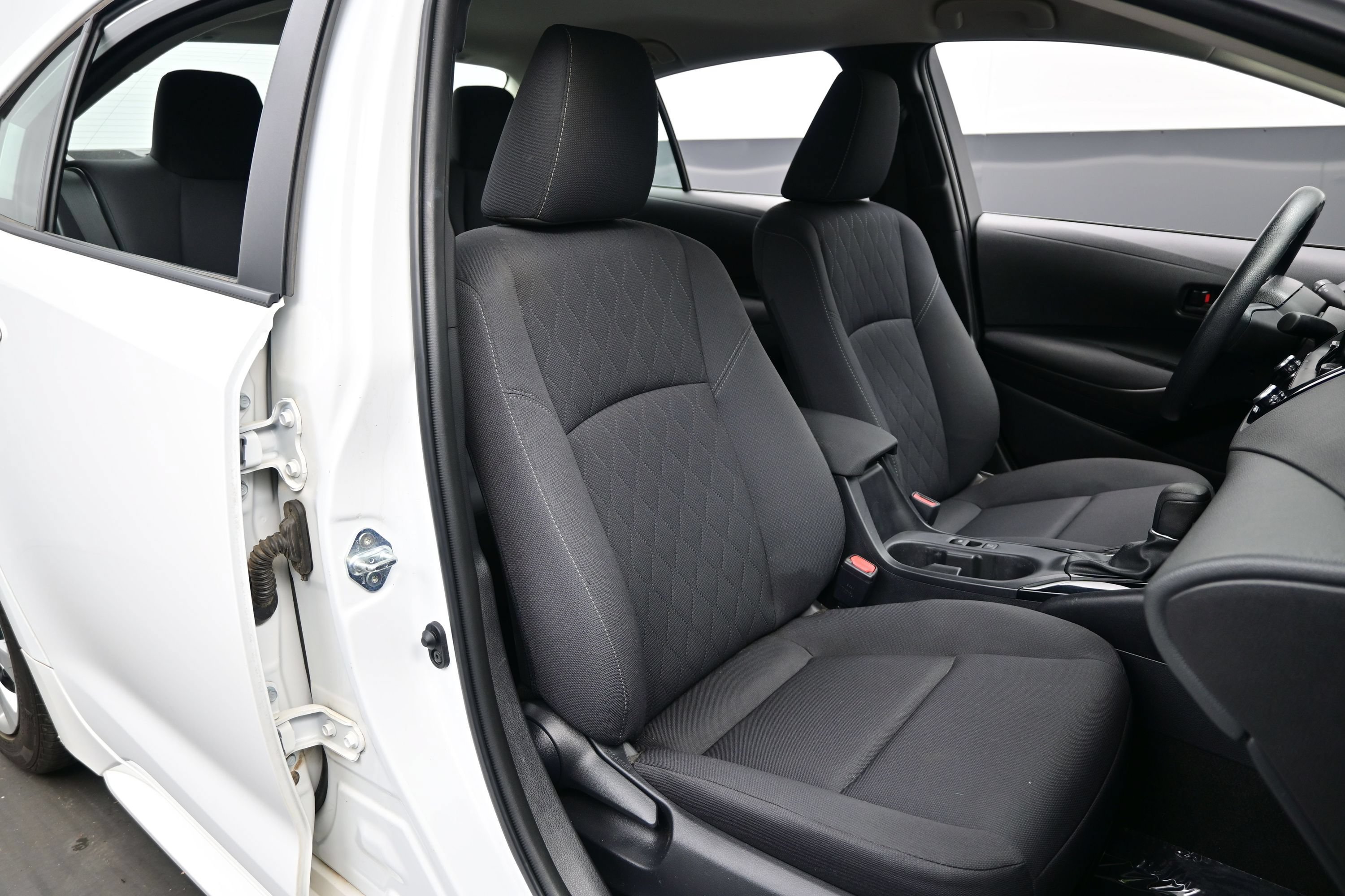 Used 2024 Toyota Corolla LE FWD image 13