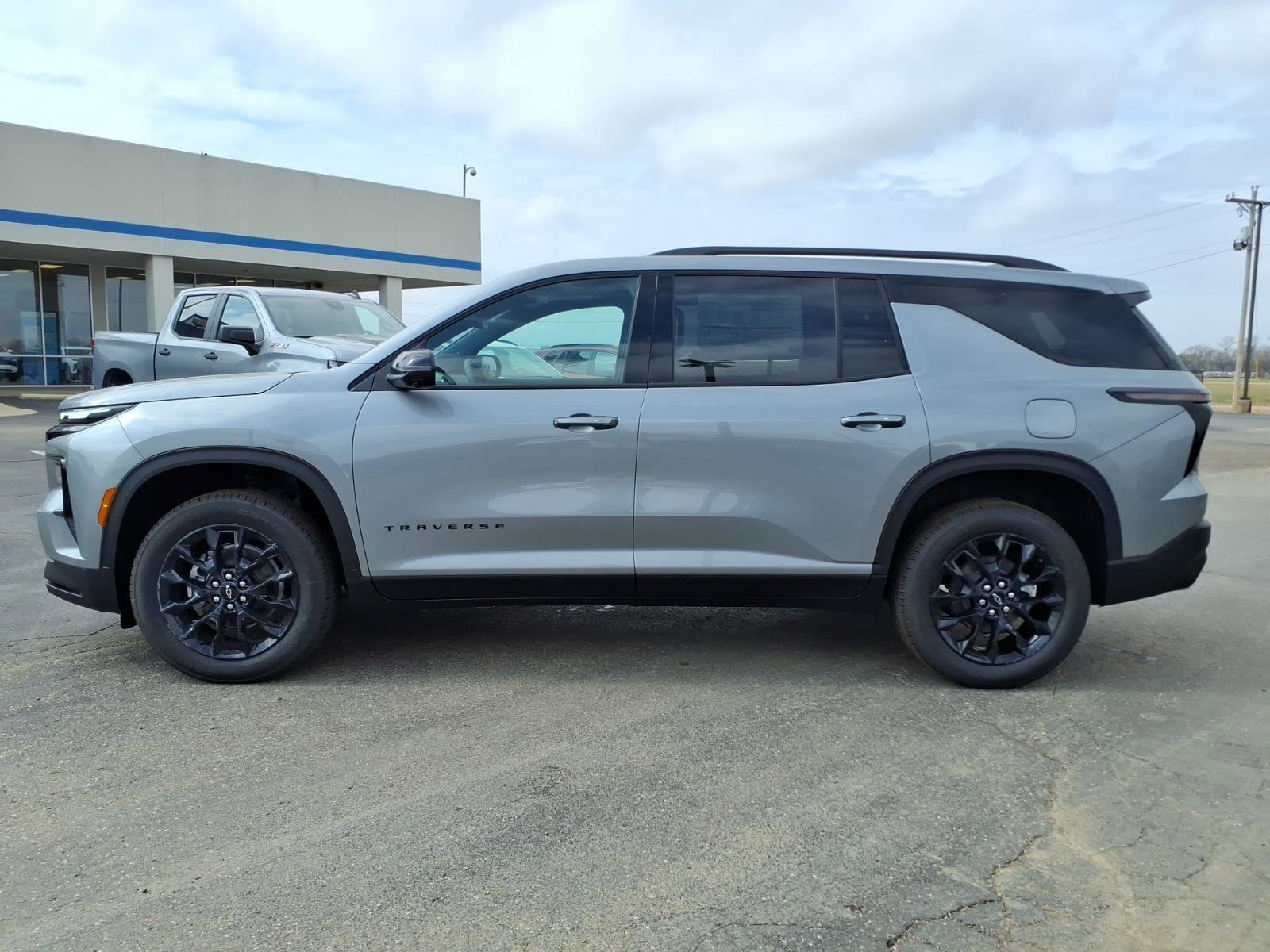 New 2026 Chevrolet Traverse LT image 2