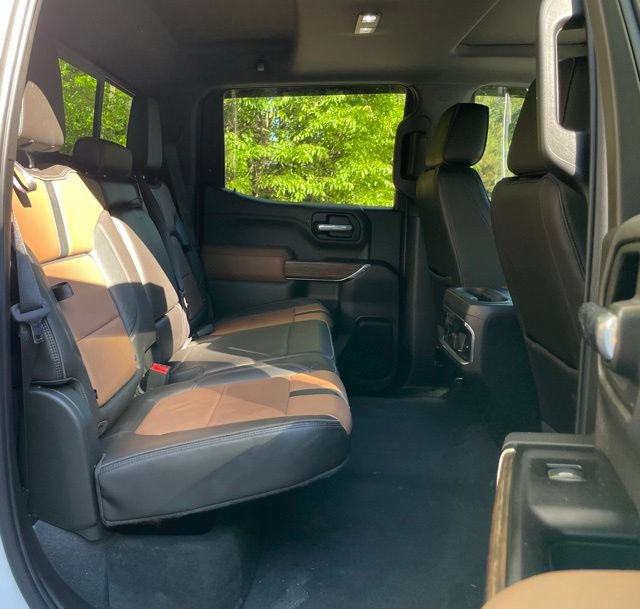 Used 2019 Chevrolet Silverado 1500 High Country w/ Technology Package AWD/4WD image 17