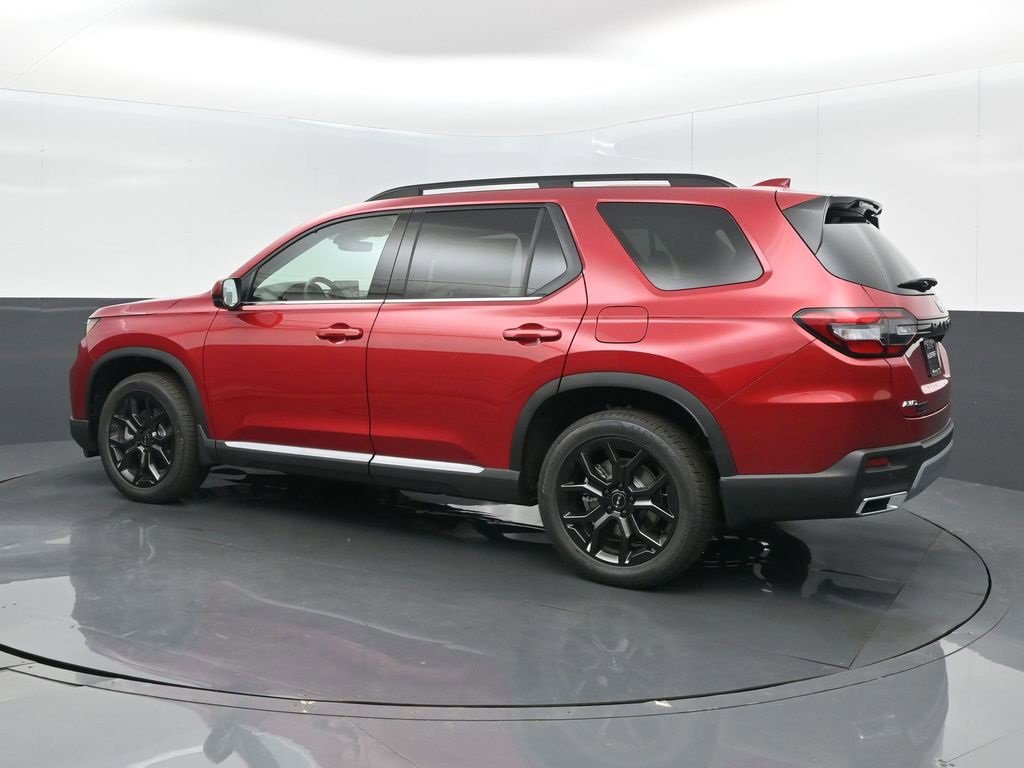 New 2025 Honda Pilot Touring image 13