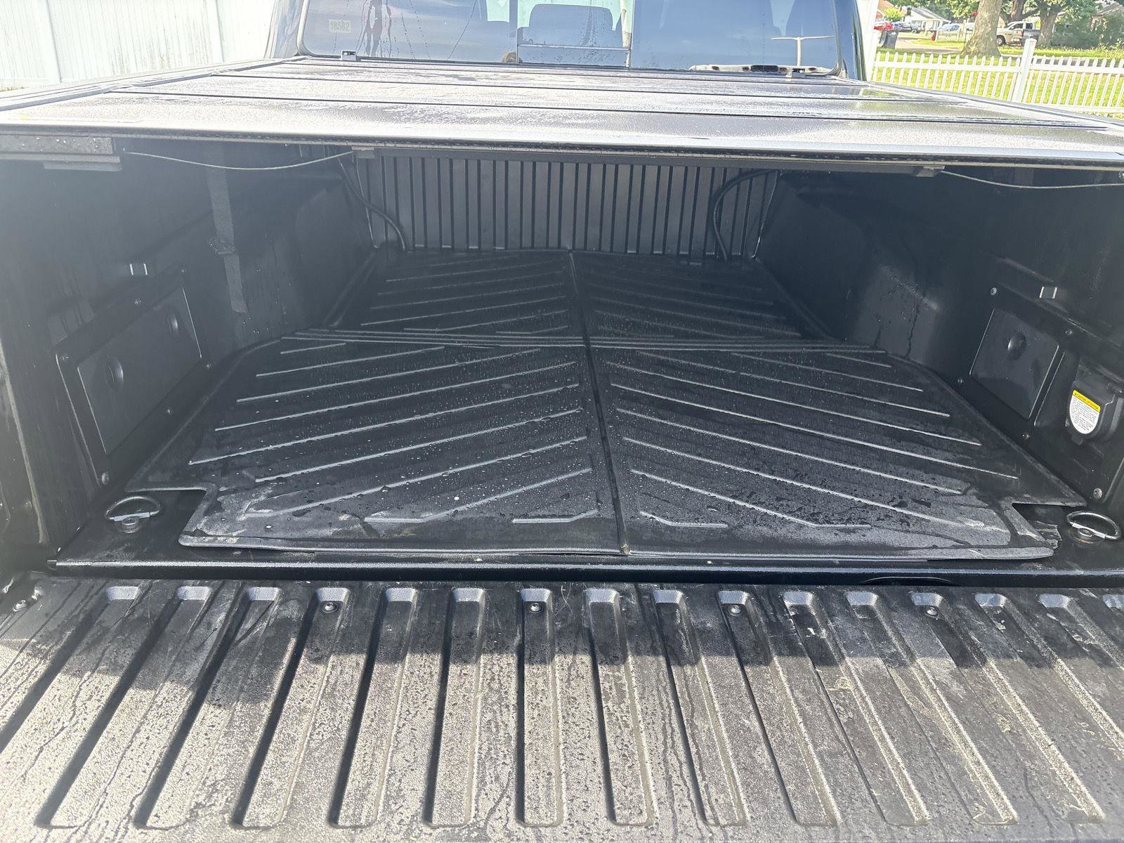 Used 2017 Toyota Tacoma Limited w/ Tow Package AWD/4WD image 11