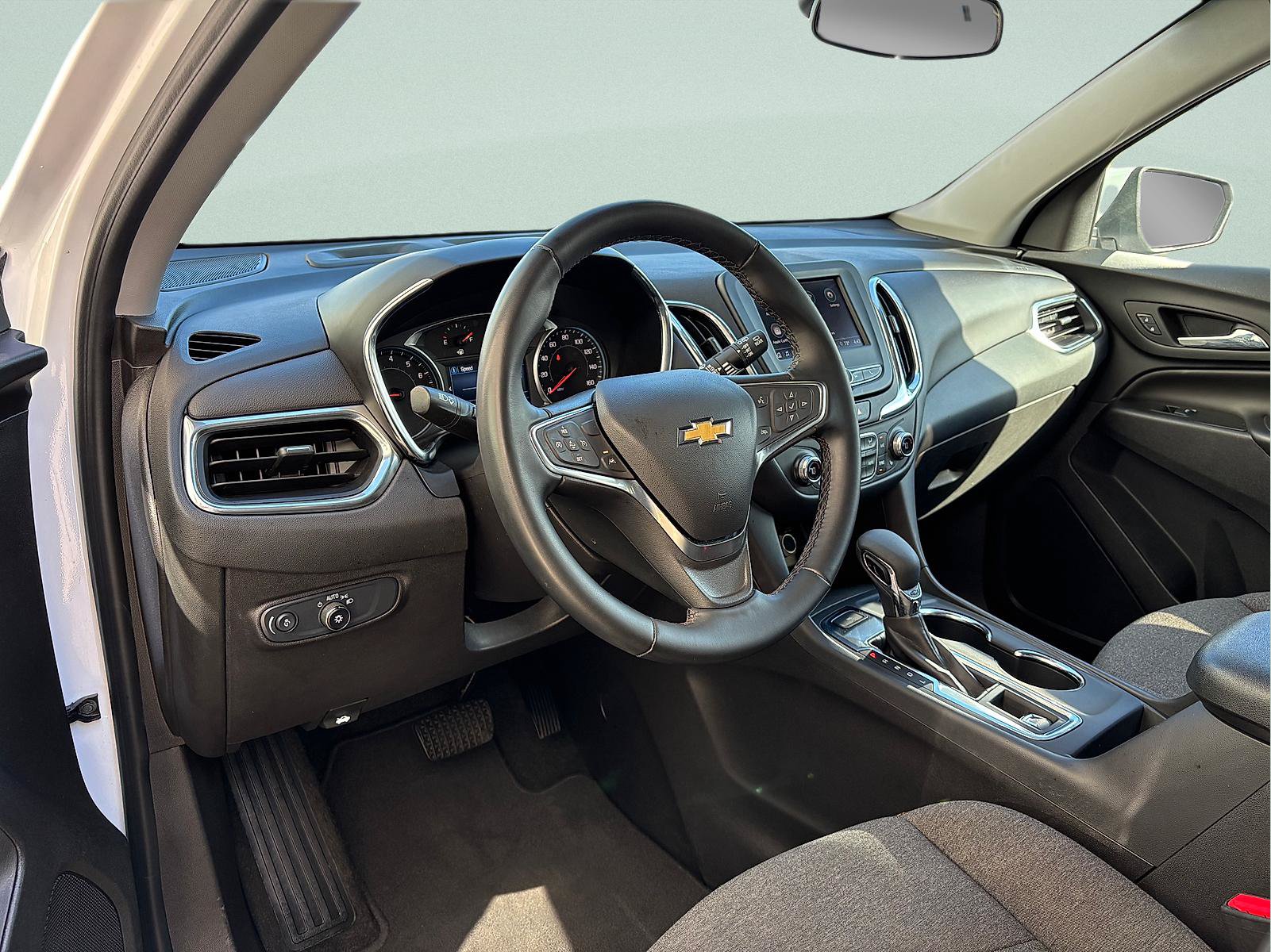 Used 2024 Chevrolet Equinox LT AWD/4WD image 15