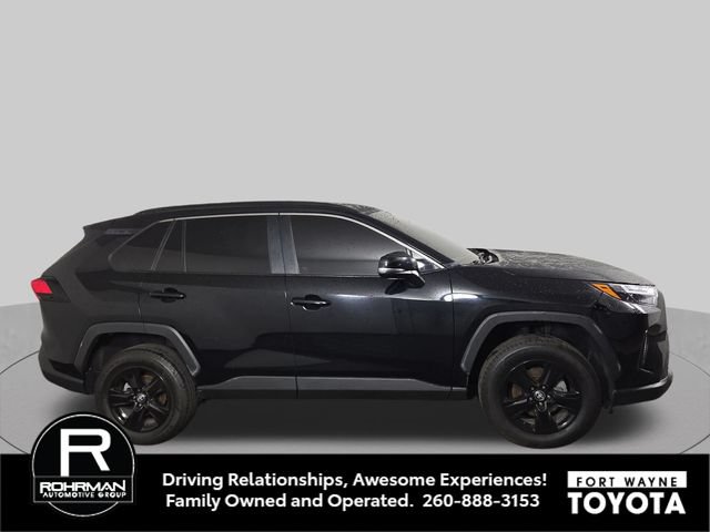 Used 2023 Toyota RAV4 XLE AWD/4WD image 5