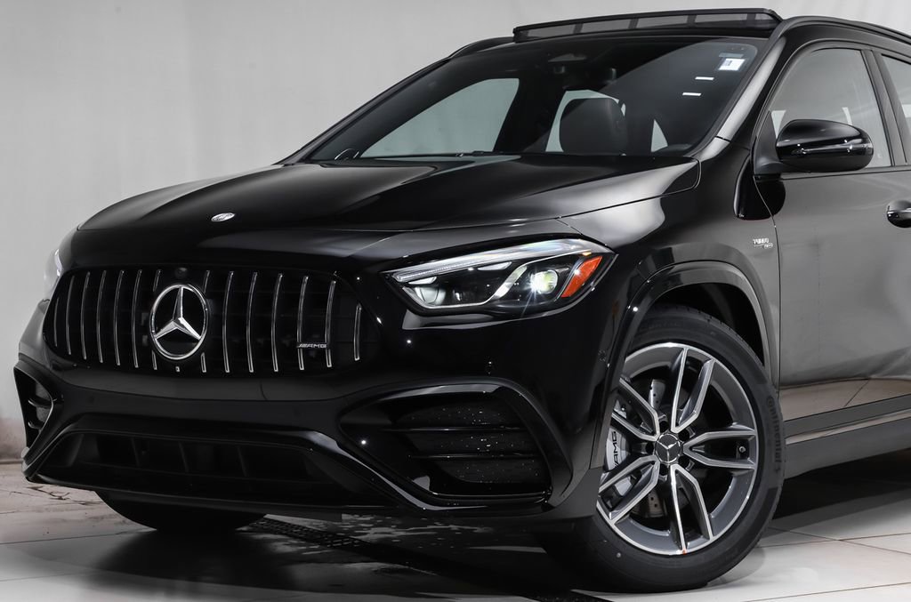 New 2026 Mercedes-Benz GLA 35 AMG 4MATIC image 2