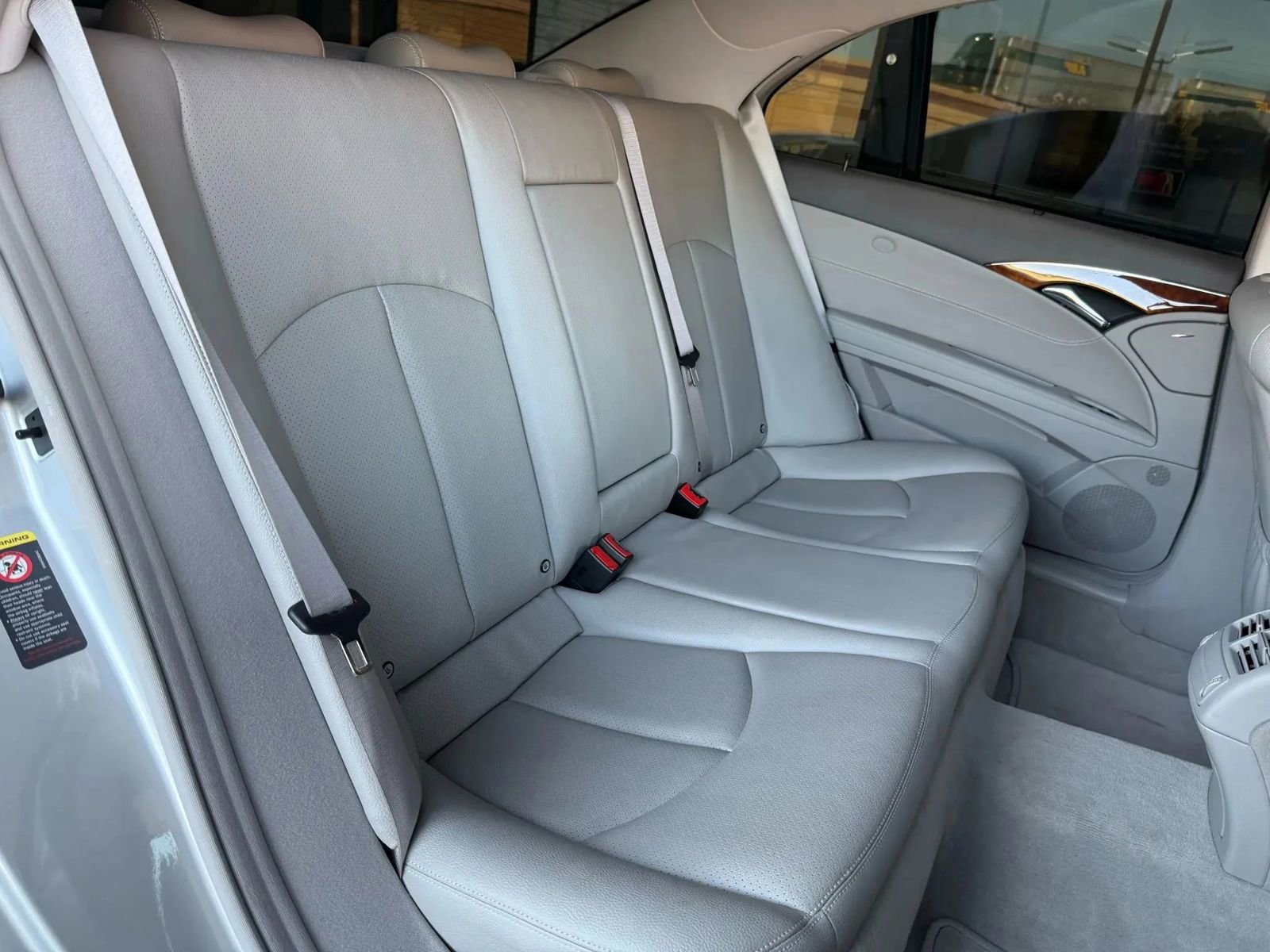 Used 2005 Mercedes-Benz E 320 Sedan image 28