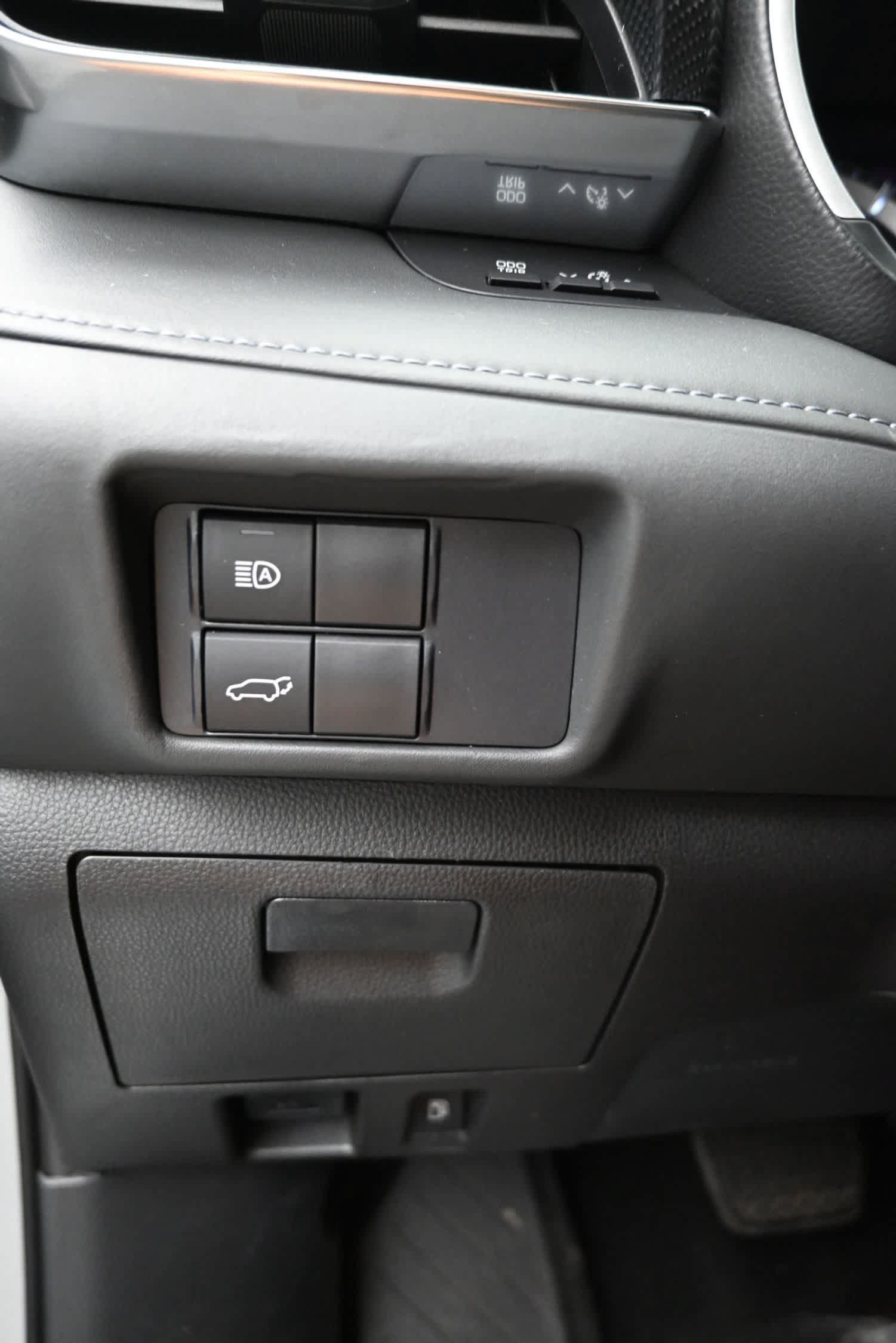 Used 2021 Toyota Highlander XSE AWD/4WD image 22