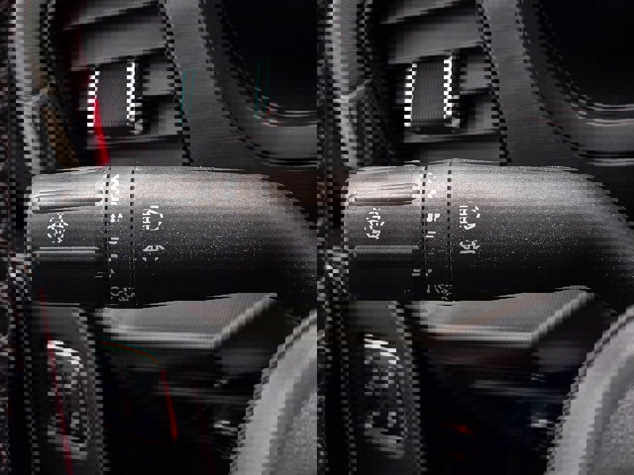 Used 2025 Ford F150 Lariat w/ Equipment Group 501A Mid AWD/4WD image 32