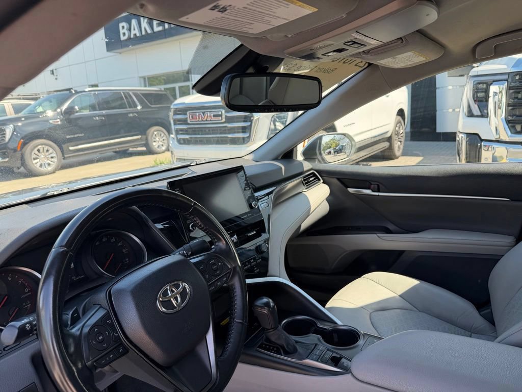 Used 2023 Toyota Camry XSE FWD image 7