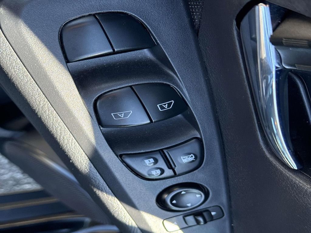 Certified 2024 Nissan Kicks SV image 17